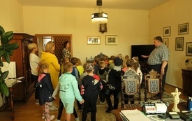 Grupa Żabki z wizytą u burmistrza15