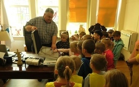 Grupa Żabki z wizytą u burmistrza13