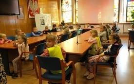 Grupa Żabki z wizytą u burmistrza05