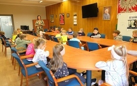 Grupa Żabki z wizytą u burmistrza04