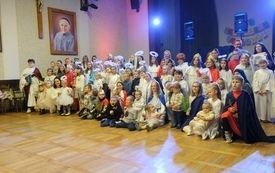Korow&oacute;d świętych80