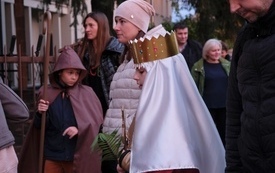 Korow&oacute;d świętych48