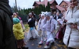 Korow&oacute;d świętych31
