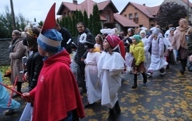 Korow&oacute;d świętych29
