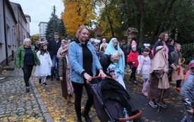 Korow&oacute;d świętych22
