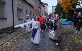 Korow&oacute;d świętych19