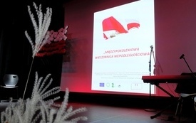 Międzypokoleniowa Wieczornica Niepodległościowa127