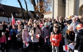 Wsp&oacute;lmie zaśpiewaliśmy hymn72