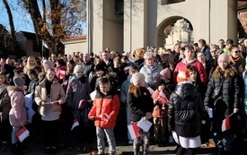 Wsp&oacute;lmie zaśpiewaliśmy hymn71
