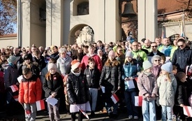 Wsp&oacute;lmie zaśpiewaliśmy hymn70