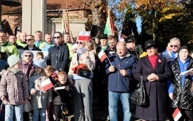 Wsp&oacute;lmie zaśpiewaliśmy hymn64