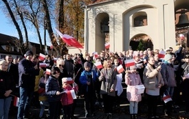 Wsp&oacute;lmie zaśpiewaliśmy hymn59