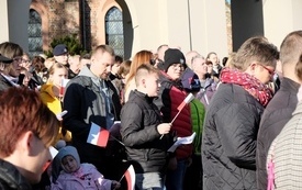 Wsp&oacute;lmie zaśpiewaliśmy hymn48