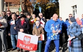 Wsp&oacute;lmie zaśpiewaliśmy hymn40