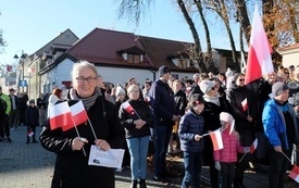 Wsp&oacute;lmie zaśpiewaliśmy hymn36