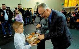 Jarmark Bożonarodzeniowy w Pniewach 2023 (208)