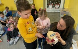 Pan Ząbek w Szkole Podstawowej w Chełmnie (1)