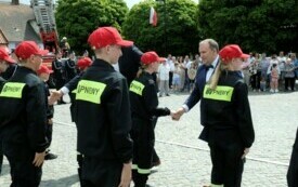 Ślubowanie członk&oacute;w Młodzieżowej Drużyny Pożarniczej105