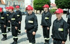 Ślubowanie członk&oacute;w Młodzieżowej Drużyny Pożarniczej011