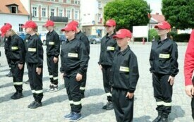 Ślubowanie członk&oacute;w Młodzieżowej Drużyny Pożarniczej010