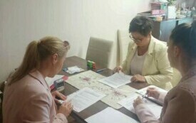 Podpisanie umowy na realizację usług kosmetycznych (2)