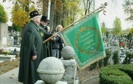 Upamiętnienie powstańc&oacute;w na Cmentarzu Parafialnym w Pniewach08