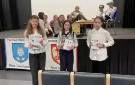 Nauczyciele zostali odznaczeni za działalność społeczną w PTTK (11)