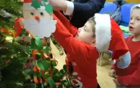 Ubieranie choinki w Urzędzie18