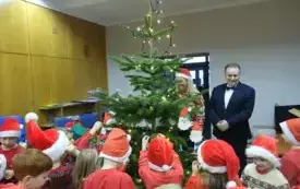 Ubieranie choinki w Urzędzie06