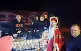 Spotkanie z Mikołajem w sołectwach0158