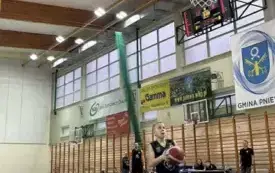 Pierwsze, ligowe zmagania młodych koszykarzy &bdquo;PNIEWIAKA (3)