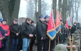 uroczystość pod pomnikiem 27 grudnia (75)