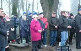 uroczystość pod pomnikiem 27 grudnia (74)