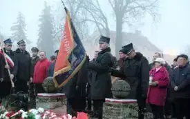 uroczystość pod pomnikiem 27 grudnia (61)