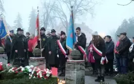 uroczystość pod pomnikiem 27 grudnia (58)