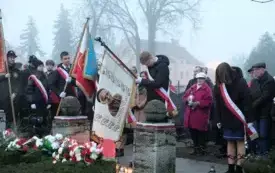 uroczystość pod pomnikiem 27 grudnia (57)