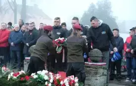 uroczystość pod pomnikiem 27 grudnia (53)