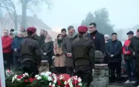 uroczystość pod pomnikiem 27 grudnia (52)