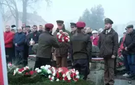 uroczystość pod pomnikiem 27 grudnia (49)
