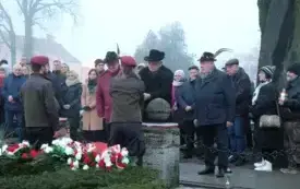 uroczystość pod pomnikiem 27 grudnia (48)