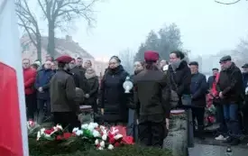 uroczystość pod pomnikiem 27 grudnia (46)