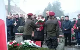 uroczystość pod pomnikiem 27 grudnia (42)