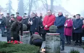 uroczystość pod pomnikiem 27 grudnia (37)