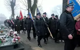 uroczystość pod pomnikiem 27 grudnia (16)