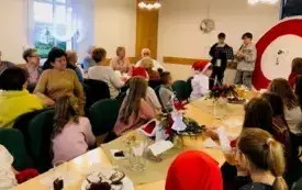 Międzypokoleniowe Kolędowanie u Senior&oacute;w (4)