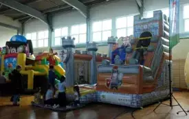 Dmuchańce i ścianka wspinaczkowa OSIR ferie (14)