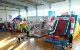 Dmuchańce i ścianka wspinaczkowa OSIR ferie (1)
