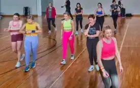 Maraton Fitness Mix w stylu lat 90 &ndash; ruch, energia i świetna zabawa! (15)