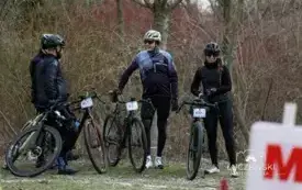 Klubowicze &bdquo;Aktywnie w Pniewach&rdquo; na starcie Gravel Grasuj! (5)