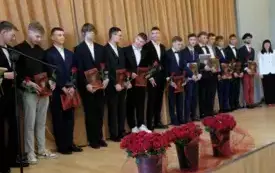 Zakończenie roku szkolnego klas maturalnych192